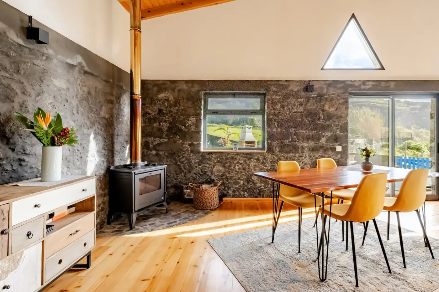 Living & dining 4