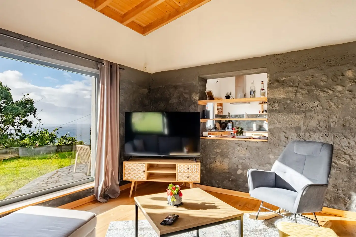 Living & dining 5